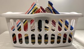 Sterilite Laundry Basket w/ 60 plastic Tube clothes Hangers *EUC* in Naperville, Illinois