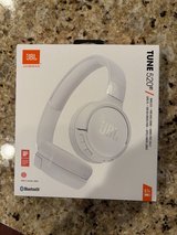 NEW JBL Tune520 BT Wireless Bluetooth Headphones in Vacaville, California
