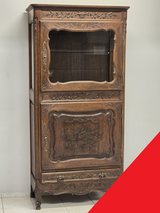 Freddy's - Louis XV curio cabinet in Grafenwoehr, GE