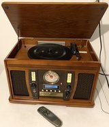 Innovative Technology Retro Music Center - Record Player AM/FM Radio CD & Cassette Player in Chicago, Illinois