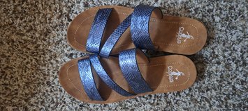 Size 9 new sandals in Okinawa, Japan