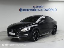 2016 Volvo S60 Cross Country D4 AWD in Camp Humphreys, South Korea