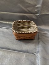 Longaberger 2007 Small Berry Basket in Plainfield, Illinois
