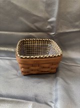 Longaberger 2008 Medium Berry Basket in Plainfield, Illinois