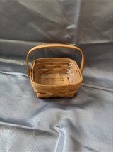 Longaberger Small Berry with handle in Plainfield, Illinois