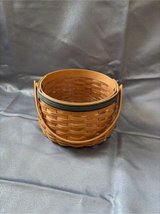 Longaberger 2001 Collectors Club Basket in Naperville, Illinois