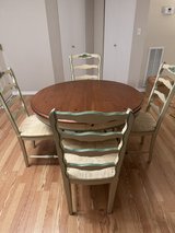 Round Dining table with leaf and 4 chairs in Aurora, Illinois