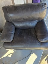 Electric leather recliner in Alamogordo, New Mexico
