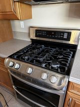 Stove and oven combo in Vista, California