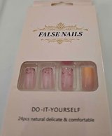 24 pc. press on nails in Fort Campbell, Kentucky
