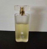 Estée Lauder Pure White Linen in Fort Campbell, Kentucky