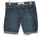 (1) Hollister Cuffed Fringed Denim Jean Shorts Size 5 Juniors in Joliet, Illinois