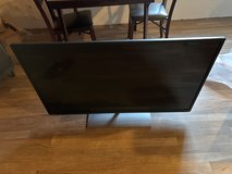 Toshiba LED TV w/1st Gen AppleTv in Wiesbaden, GE