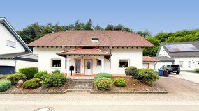 Spacious Single-Family Home with Conservatory, Fireplace & Garden in a Woodland-Edge Setting in Ramstein, Germany