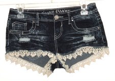 Almost Famous Distressed Acid Wash Crochet Lace Trim Denim Jean Shorts Size 1 in Joliet, Illinois