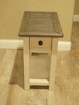 Ashley Side/End Table (Wood) in Wiesbaden, GE