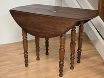 Freddy's - Henri II foldable table in Ramstein, Germany