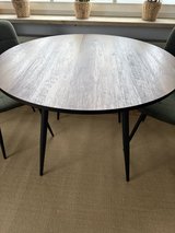 Dining table 105cm in Grafenwoehr, GE