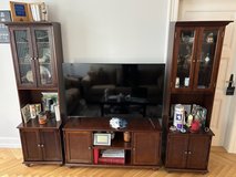 Curio Towers, TV Stand, Samsung 55'' Diag Smart TV in Stuttgart, GE