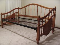 Oak Day Bed in Alamogordo, New Mexico