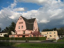 Large 3BR Apartment (174sqm) - Pet friendly/Onsite parking/Garden in Zeltingen-Rachtig in Spangdahlem, Germany