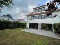 Exclusive SFH | 3,280 sqft in Stuttgart, GE