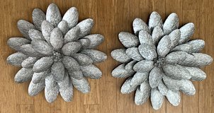 Metal dimensional Wall Art - Set of 2 silvertone Flowers - *EUC* in Naperville, Illinois