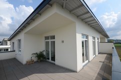 Beautiful 2 BR-Penthouse. Large terrace. 15 min. Patch, Panzer in Stuttgart, GE