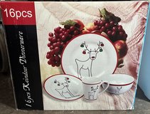 Reindeer Dinneware 16 Pcs in Alamogordo, New Mexico