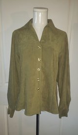 Harvé Benard Suede Green Button Down Long Sleeve Blouse (Size S) in Sacramento, California