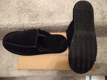 New Bearpaw Leather Slippers Men's Size 10 in Aurora, Illinois