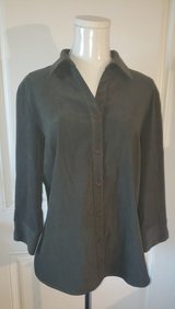 Style & Co Collection Suede Green Button Down Long Sleeve Blouse/Top (Size 10) in Sacramento, California