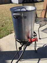 crawfish/turkey fryer pot with propane burner in Houston, Texas