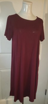 Burgundy/Maroon Short Sleeve Dress with Two Side Pockets (Size M) in Sacramento, California
