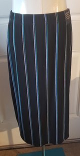 Simply Styled Striped Black Elastic Skirt (Size M) in Sacramento, California