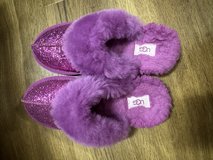 Pink Ugg slippers in Stuttgart, GE
