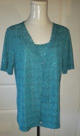 Belle Amie Turquoise Laser Cut Detail Faux with Sequin Short Sleeve Blouse/Top (Size L) in Sacramento, California