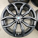 BMW WINTER COMPLETE WHEEL AND TIRE SET, STYLE 695, JET BLACK MATTE in Wiesbaden, GE