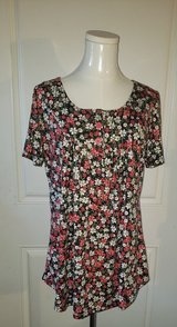 Floral Short Sleeve Blouse/Top (Size L) in Sacramento, California
