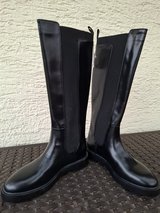 Tall leather boots in Wiesbaden, GE