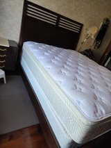Vera Wang Queen Bed Set – $250 OBO in Okinawa, Japan