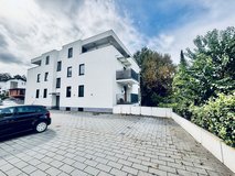 2br condo fitted kitchen balcony elevator parking Mainz 16min to Clay in Wiesbaden, GE