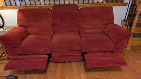 Lazy boy sofa/loveseat in Glendale Heights, Illinois