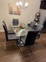 7 pc dining set in Bolingbrook, Illinois