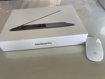 Apple Mac Book Pro 13-inch w/ wireless mouse in Okinawa, Japan