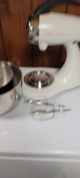 Sunbeam Mixmaster Heritage Series stand mixer in Naperville, Illinois
