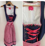 Dirndl in Stuttgart, GE