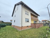 Spacious 3-bedroom Apartmen in Hütschenhausen in Ramstein, Germany