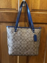 Coach City Tote Zip Handbag in St. Charles, Illinois