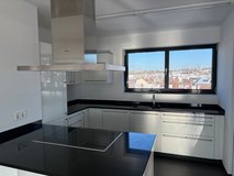 Modern 2 BR/2.5 baths 15 min to Patch in Stuttgart, GE